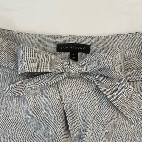Banana Republic Grey Linen Cotton Shorts - Picture 2 of 8